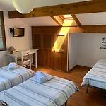 Inn La Wave Surf House & School Somo