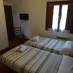 Kro La Wave Surf House & School