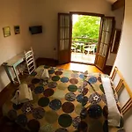 La Wave Surf House & School Inn