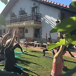 La Wave Surf House & School Kro Somo