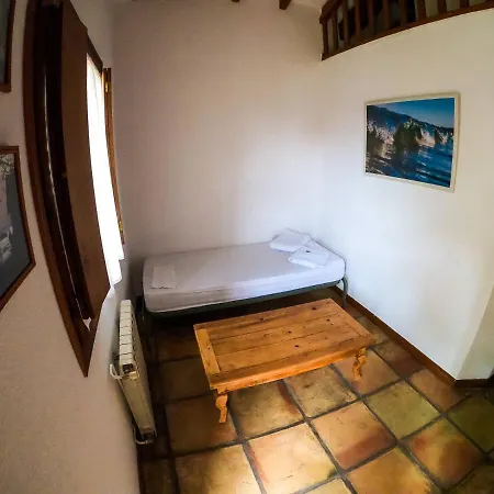 La Wave Surf House & School Inn