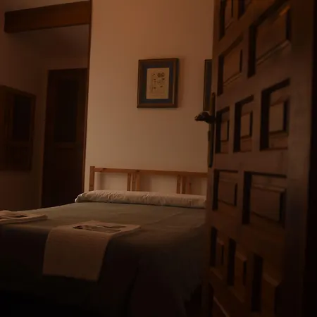 Inn La Wave Surf House & School