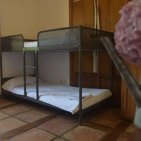 La Wave Surf House & School