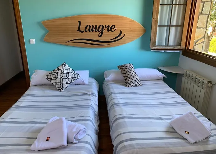 La Wave Surf House & School