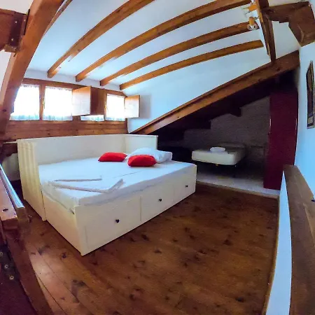 La Wave Surf House & School Somo