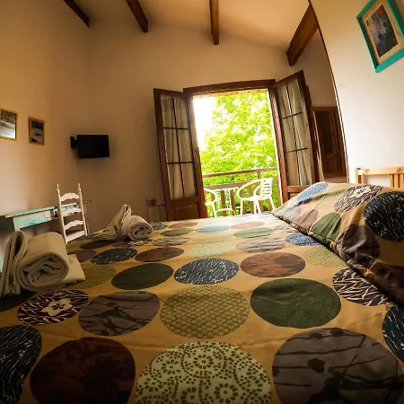 La Wave Surf House & School